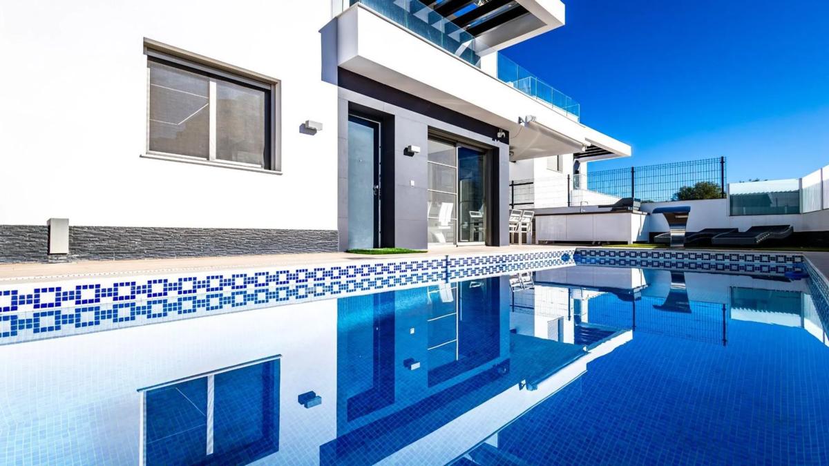 Sale of independent chalet in Calle Navia, Orihuela
photo 4