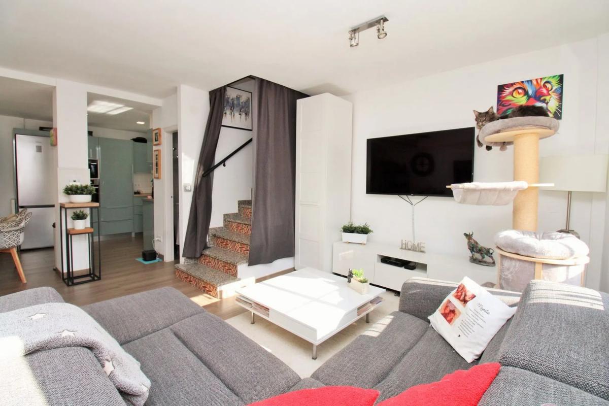 Properties for sale and rent in Spain photo 4