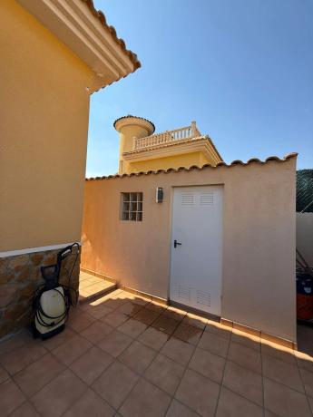 Independent chalet for sale in Calle la Traviata, 79, Orihuela
 photo 2