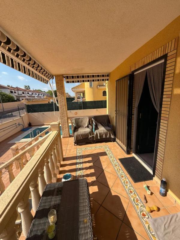 Sprzedaż niezależnego domku jednorodzinnego w  Calle la Traviata, 79, Orihuela photo 4