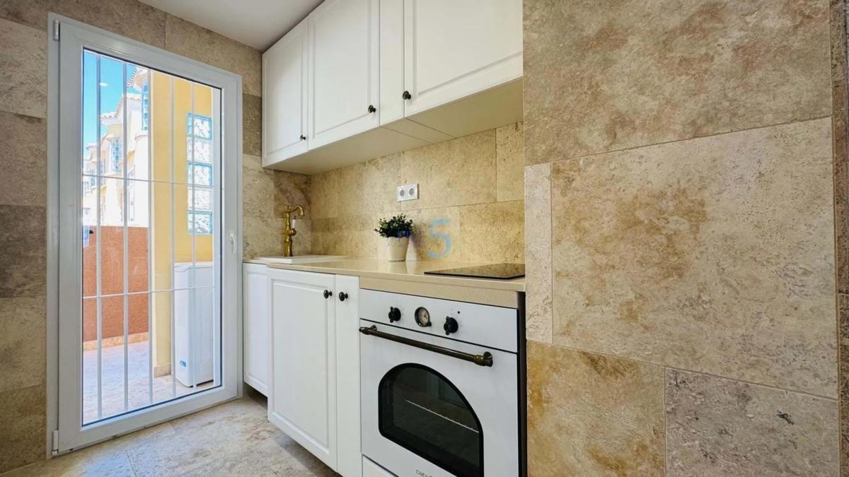 Sale of independent chalet in Barrio Villamartín-Las Filipinas, Orihuela
photo 4