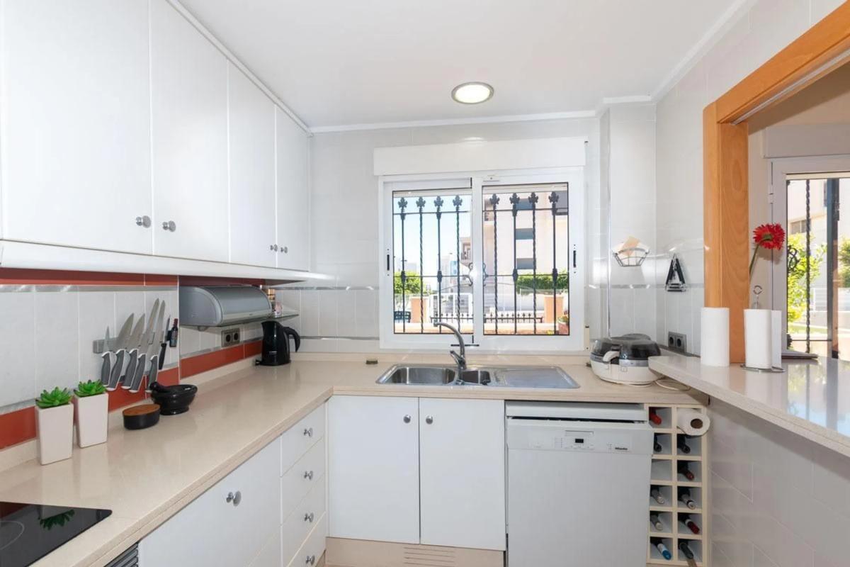 Venta de chalet adosado en Calle Clavo, 19 , Orihuela photo 3