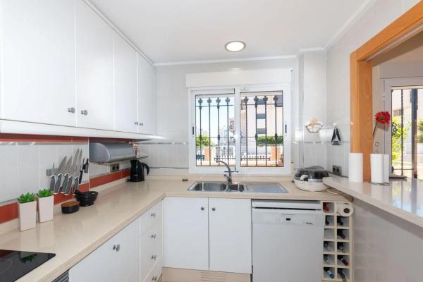 Chalet adosado en venta en  Calle Clavo, 19 , Orihuela photo 3