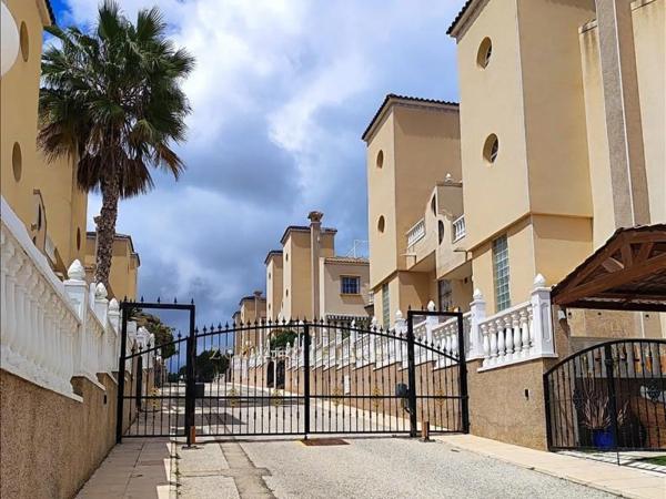Chalet adosado en venta en  Barrio Villamartín-Las Filipinas , Orihuela photo 1