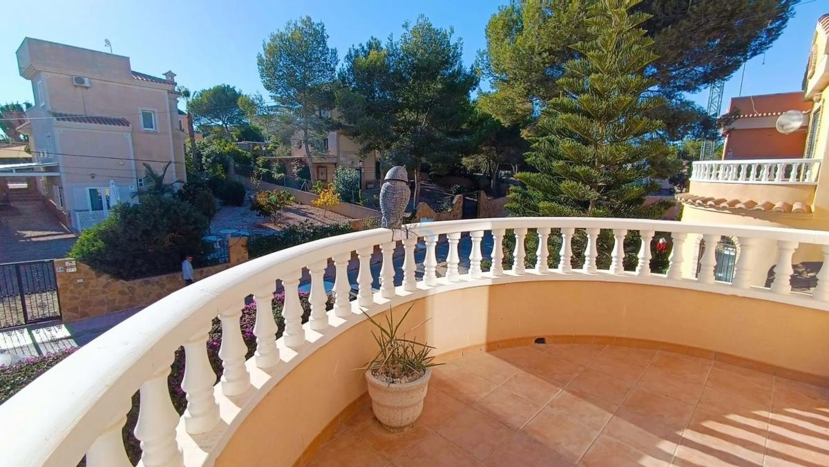 Sale of independent chalet in Barrio Villamartín-Las Filipinas, Orihuela
photo 2
