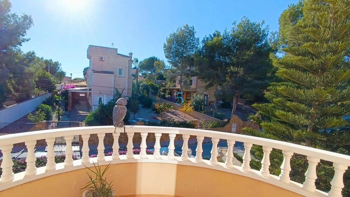 Sale of independent chalet in Barrio Villamartín-Las Filipinas, Orihuela
photo 3