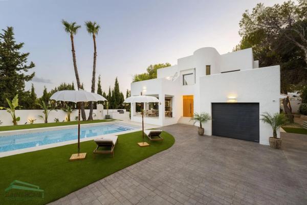 Independent chalet for sale in Altea Pueblo, Altea
 photo 1