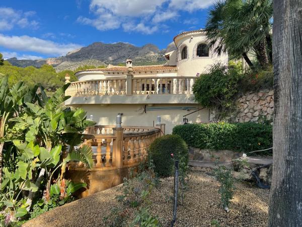 Independent chalet for sale in Calle la Camelia, Altea
 photo 4