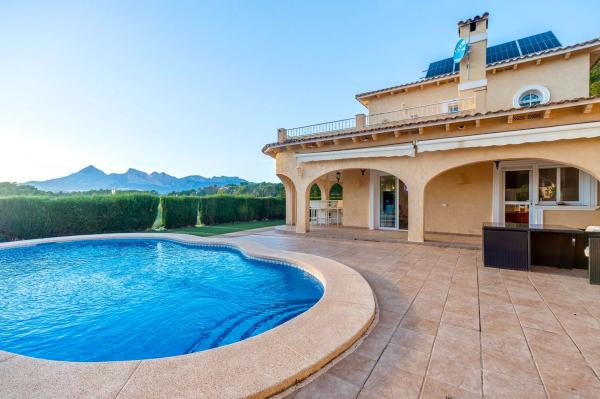 Independent chalet for sale in Urbanización Jardines de Alhama, Altea
 photo 1