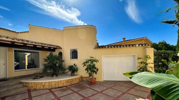 Частный шале на продаже в  Calle el Llidoner, 25, Алтея photo 3