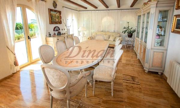 Частный шале на продаже в  Zona de Mascarat, Алтея photo 1