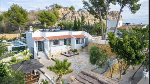 Частный шале на продаже в  Altea Pueblo, Алтея photo 2