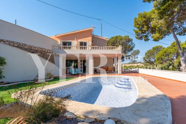 Chalet independiente en venta en CL PERDIU LA-G.BAJA, Altea
 photo 1