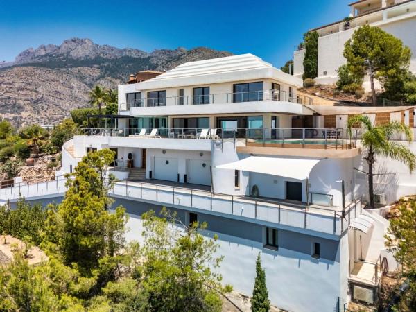Частный шале на продаже в  Altea Hills, Алтея photo 4