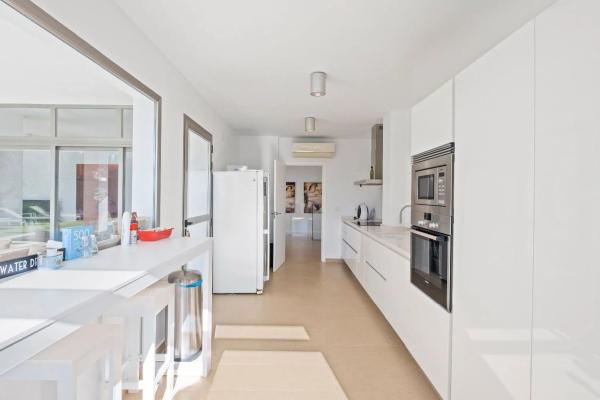 Частный шале на продаже в  Calle Revoltes, 32, Алтея photo 4