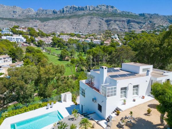 Частный шале на продаже в  Las Brisas sa golf, 20, Алтея photo 4