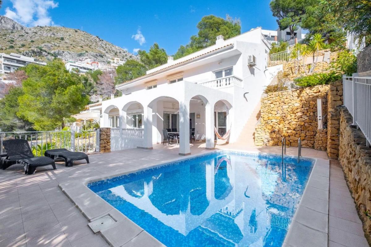 Sprzedaż niezależnego domku jednorodzinnego w Calle Aljub, 30, Altea photo 1