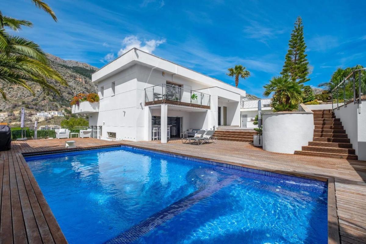 Sprzedaż niezależnego domku jednorodzinnego w  Calle Lotería, 18, Altea photo 5