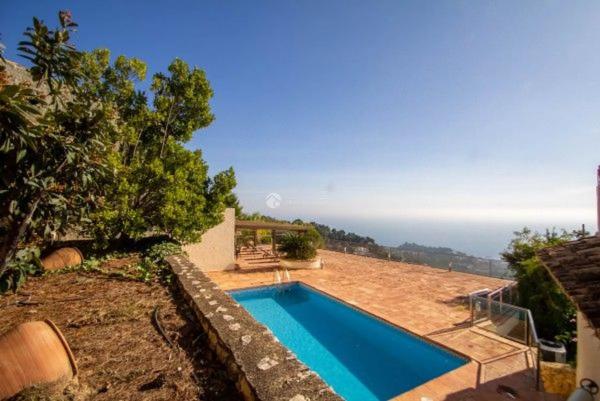 Частный шале на продаже в Avenida Denia, Алтея photo 1