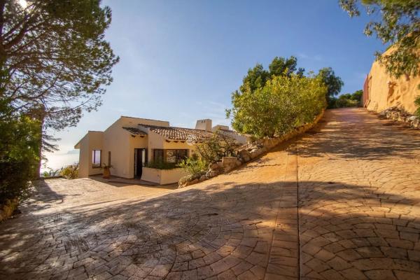 Частный шале на продаже в Avenida Denia, Алтея thumbnail 1