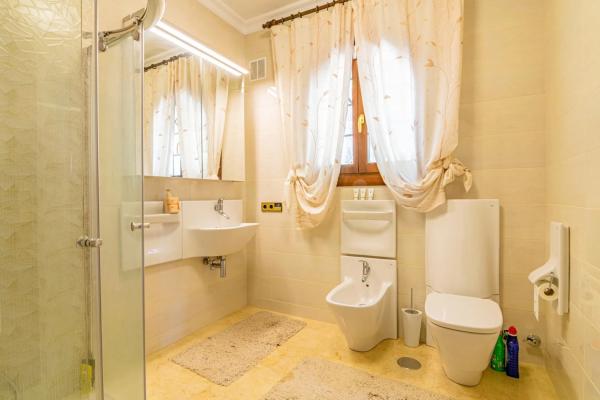 Частный шале на продаже в  Altea la Vella, Алтея photo 4