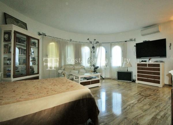 Частный шале на продаже в  Calle Corbeta, Алтея photo 4