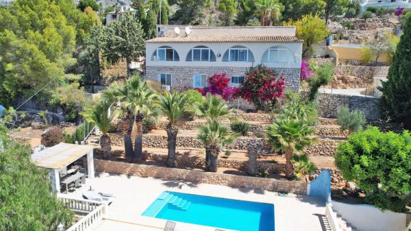 Independent chalet for sale in Calle Puput, Altea
thumbnail 1