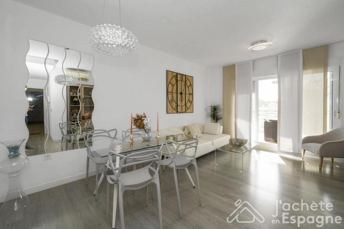 Penthouse sale in  Avenida Mestral, La Villajoyosa / Vila Joiosa photo 3