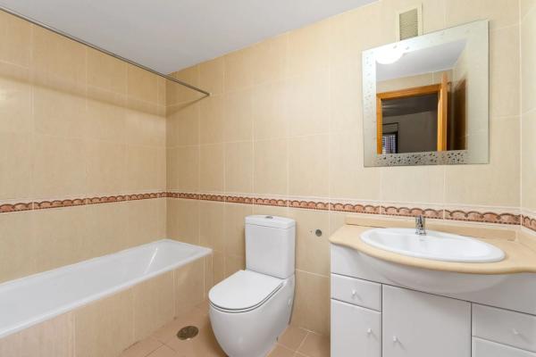 Apartment for sale in  Calle Llebeig, La Villajoyosa / Vila Joiosa photo 4