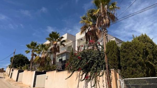 Chalet adosado en venta en  Calle Dinamarca, 171 , La Villajoyosa / Vila Joiosa photo 4