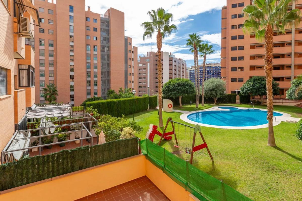 Sale of apartment in Avenida Mestral, La Villajoyosa / Vila Joiosa
photo 1
