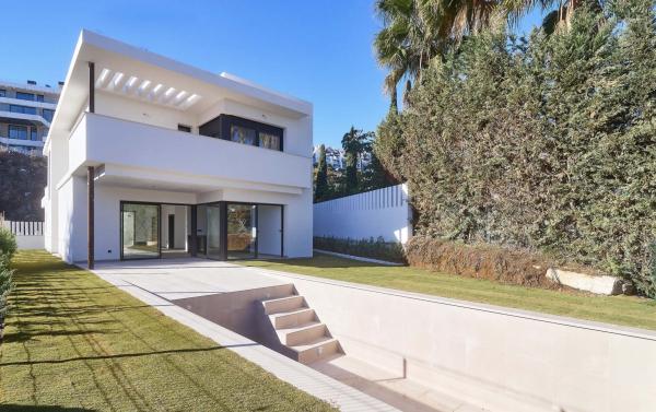Obra nueva Villa Calanova promociones en Mijas photo 1