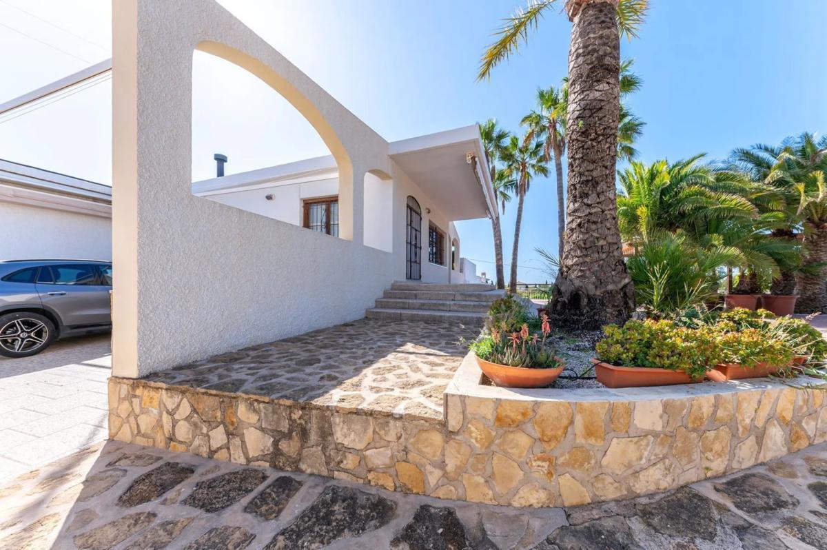 Venta de chalet independiente en Avenida la Almadrava, La Villajoyosa / Vila Joiosa
 photo 3