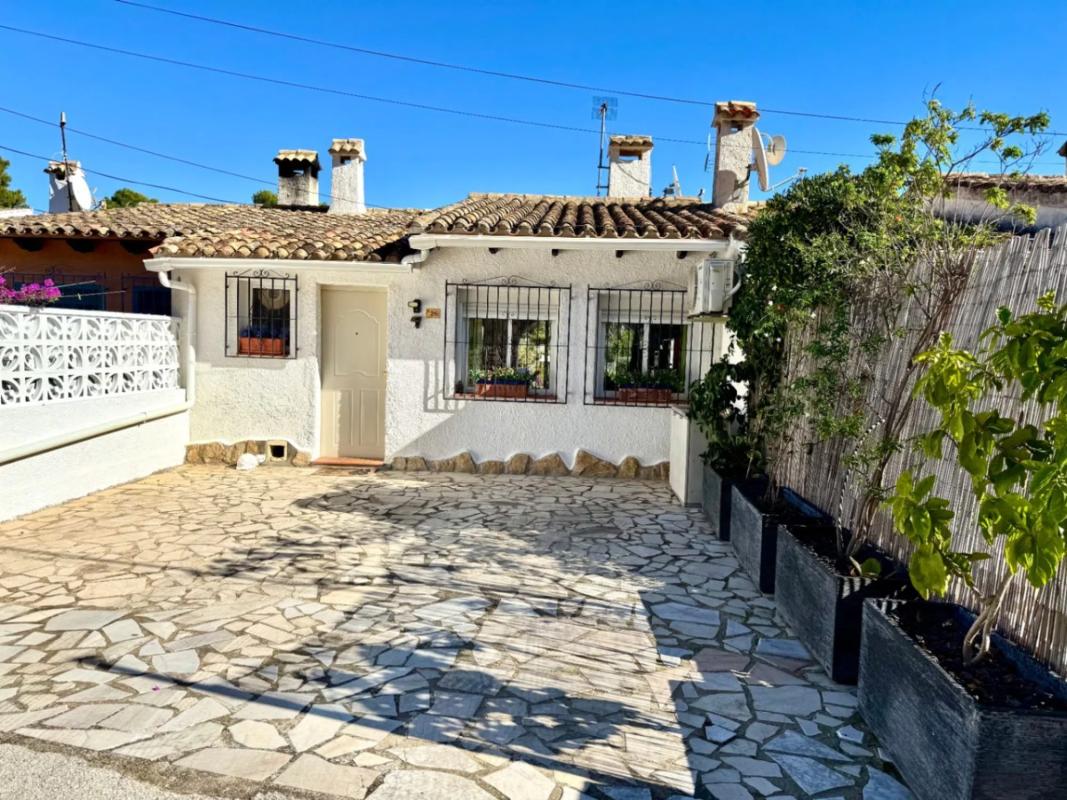 Venta de chalet adosado en  Calle Cullera , Moraira photo 5