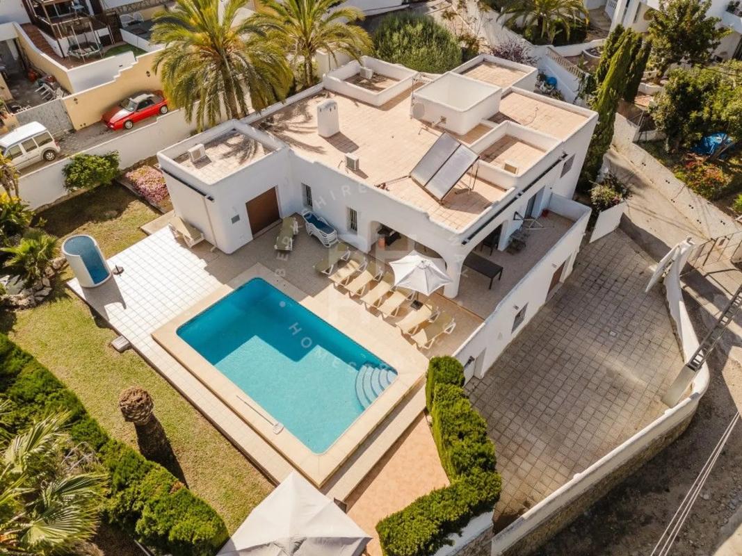 Sprzedaż niezależnego domku jednorodzinnego w Calle Medina, Moraira photo 1