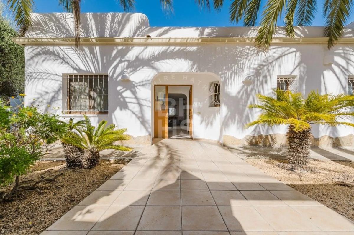 Sprzedaż niezależnego domku jednorodzinnego w Calle Medina, Moraira photo 2