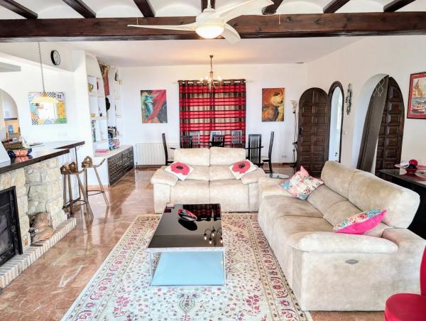 Chalet independiente en venta en Benimeit-Tabaira, Moraira
photo 1