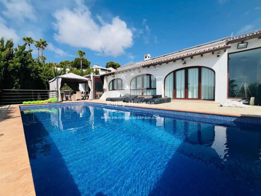 Sale of independent chalet in Benimeit-Tabaira, Moraira
photo 4