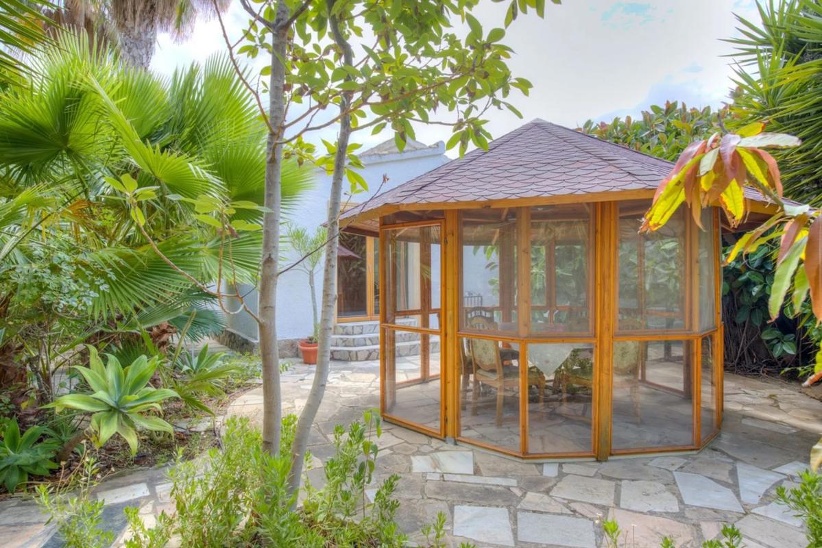 Sale of independent chalet in Benimeit-Tabaira, Moraira
 photo 4