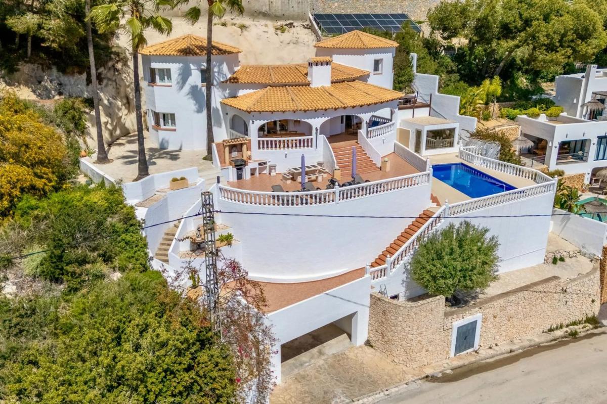 Sale of independent chalet in Calle Albi, Moraira
photo 3