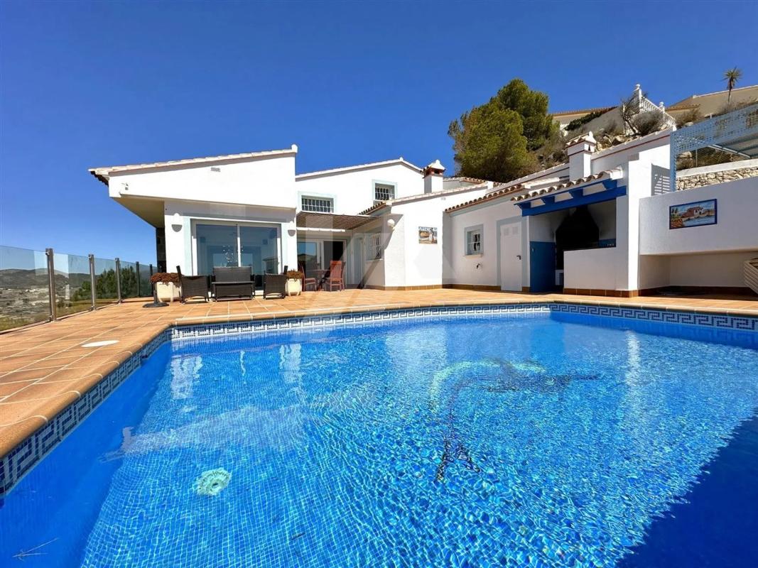 Sale of independent chalet in Paichi, Moraira
photo 1