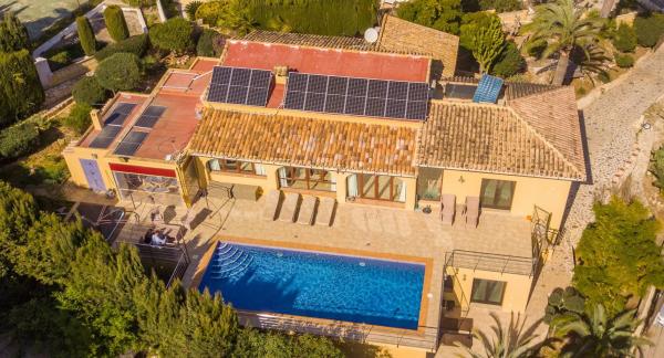 Chalet independiente en venta en Benimeit-Tabaira, Moraira
photo 1