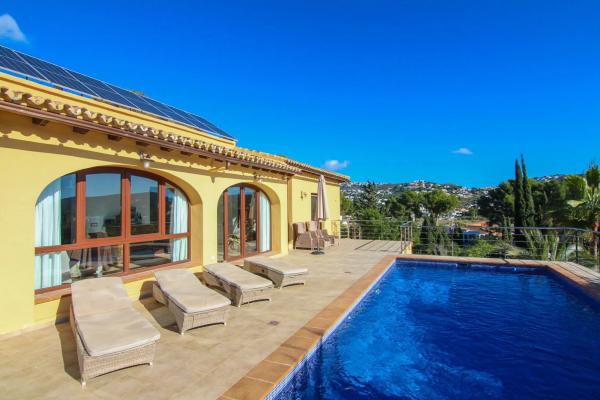 Chalet independiente en venta en Benimeit-Tabaira, Moraira
thumbnail 1