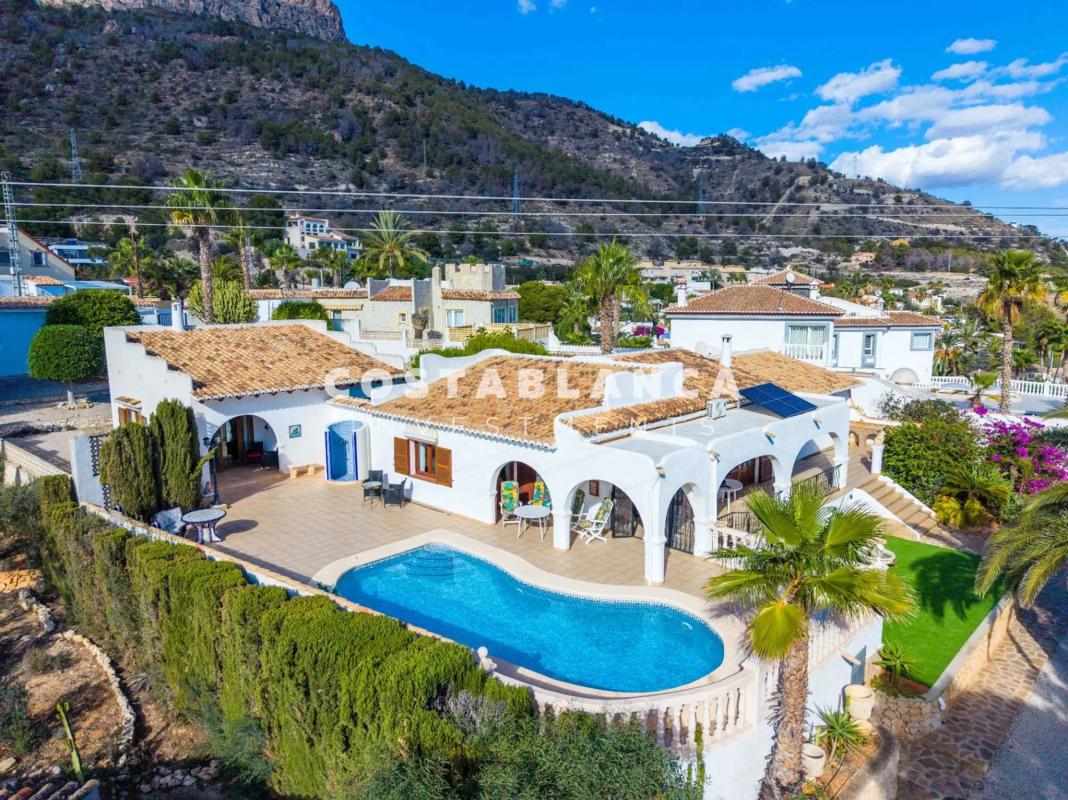 Sale of independent chalet in Urbanización Canuta, Calpe
photo 1