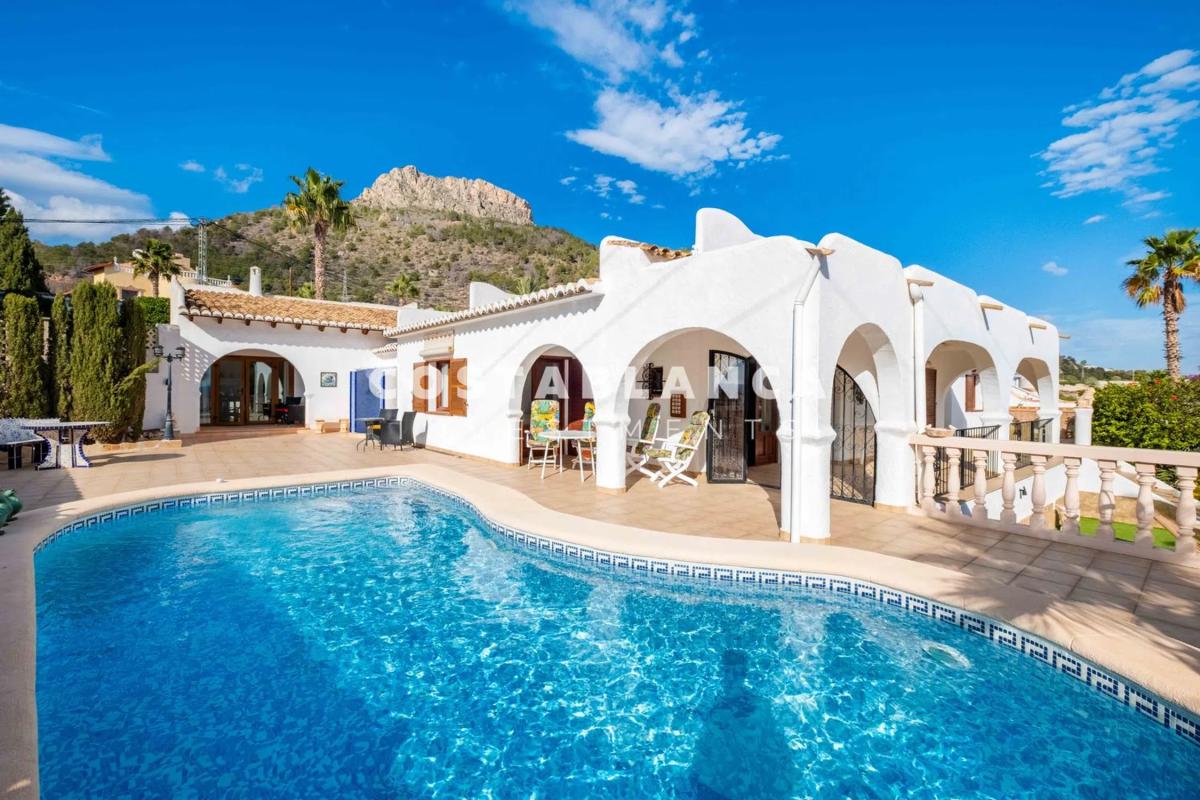 Sale of independent chalet in Urbanización Canuta, Calpe
photo 2