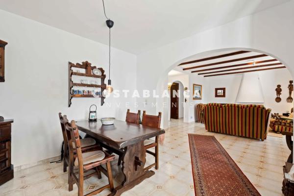 Chalet wolnostojący na sprzedaż w  Urbanización Canuta, Kalpe photo 3