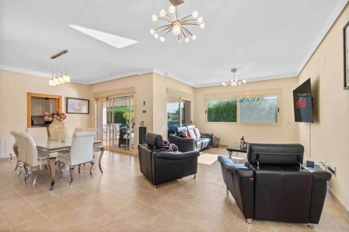 Sale of independent chalet in Cometa-Carrió, Calpe
photo 3
