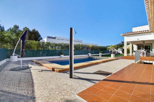 Independent chalet for sale in Cometa-Carrió, Calpe
 photo 3