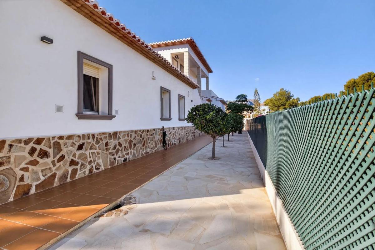 Sale of independent chalet in Cometa-Carrió, Calpe
 photo 4