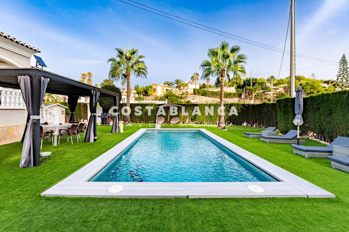 Sale of independent chalet in Urbanización Gran Sol, Calpe
 photo 2
